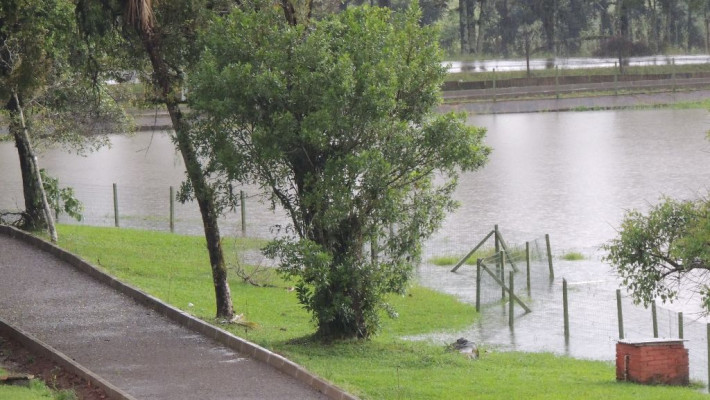 Chuvarada atinge sede da AABB Santa Cruz do Sul