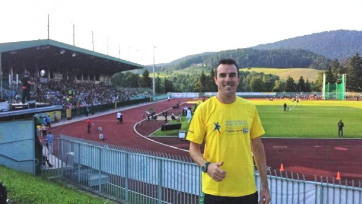 Atleta associado, Fabiano Peçanha, recebe Troféu Brasil de Atletismo