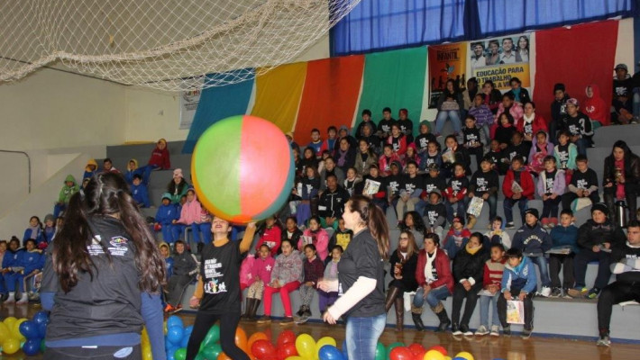 AABB Santa Cruz do Sul recebe evento alusivo ao Dia Mundial de Combate ao Trabalho Infantil