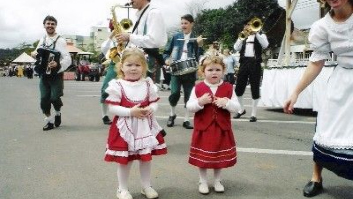 AABB na Oktober 2005