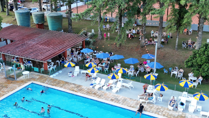 Sunset na AABB: Música, Gastronomia e um Pôr do Sol Inesquecível!