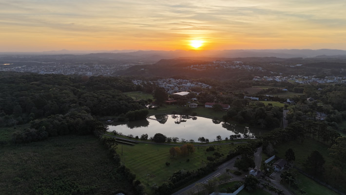 Sunset na AABB: Música, Gastronomia e um Pôr do Sol Inesquecível!