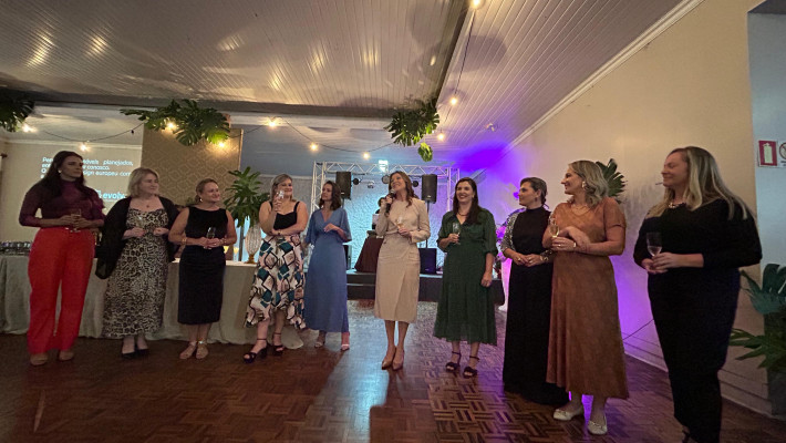 Mais de 160 mulheres celebram a 4ª edição da Noite Delas na AABB Santa Cruz do Sul