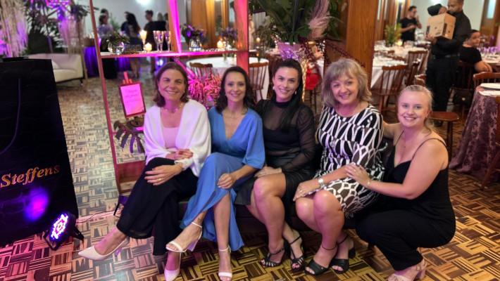 Mais de 160 mulheres celebram a 4ª edição da Noite Delas na AABB Santa Cruz do Sul