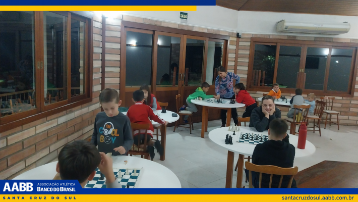 Aulas de Xadrez na AABB – Estimulando o Desenvolvimento Infantil