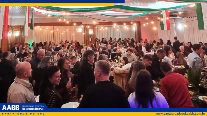 Noite Italiana da AABB encanta com casa cheia, boa música e sabores marcantes