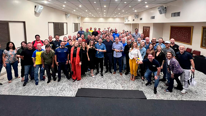 Gestão em movimento: presidente da AABB participa de Encontro de Dirigentes promovido pela FENABB