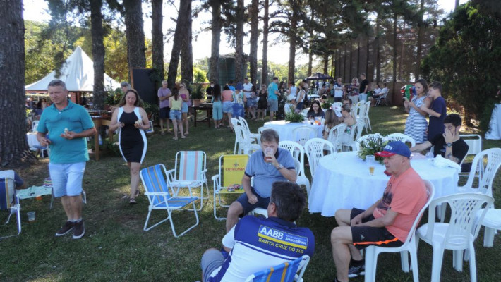 Coquetel de abertura das piscinas recebe grande público