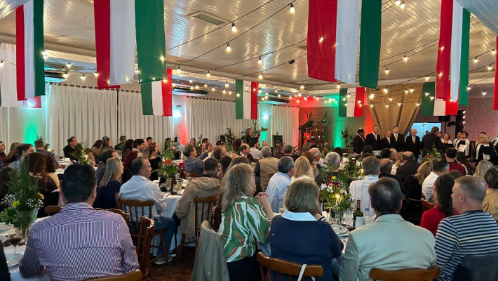 Noite Italiana agitou o sábado na AABB