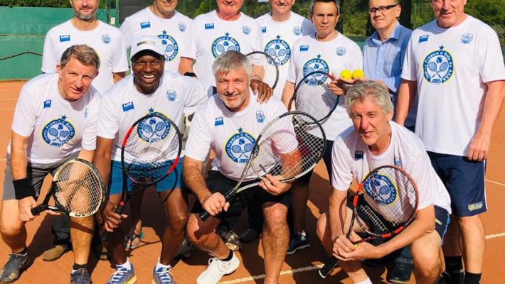 Turma do Tênis do Sênior Clube – Só Alegria comemora 4 anos de atividades