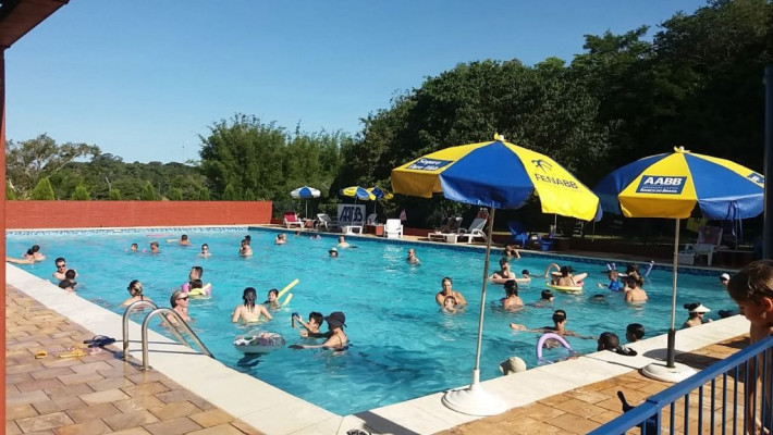 ATENÇÃO ÀS REGRAS DAS PISCINAS!