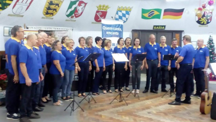 Coral da AABB realiza apresentação de Natal