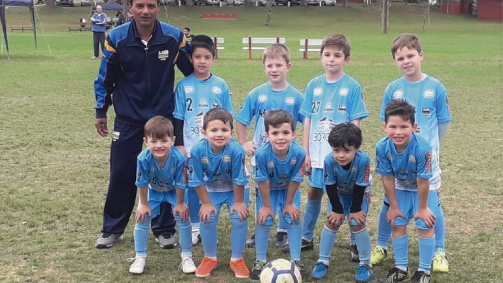Escolinha de Futebol da AABB realiza amistoso com AABB São Pedro do Sul