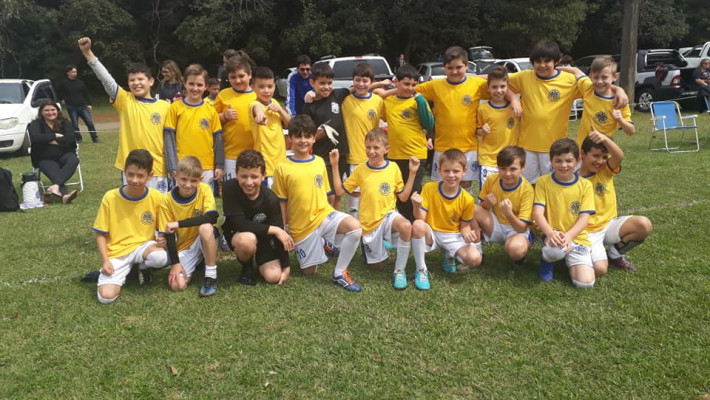 Escolinha de Futebol da AABB realiza amistoso com AABB São Pedro do Sul