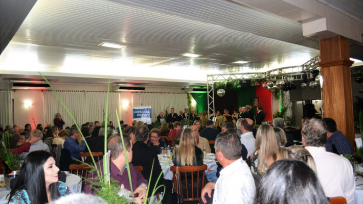 Noite Italiana da AABB teve grande público