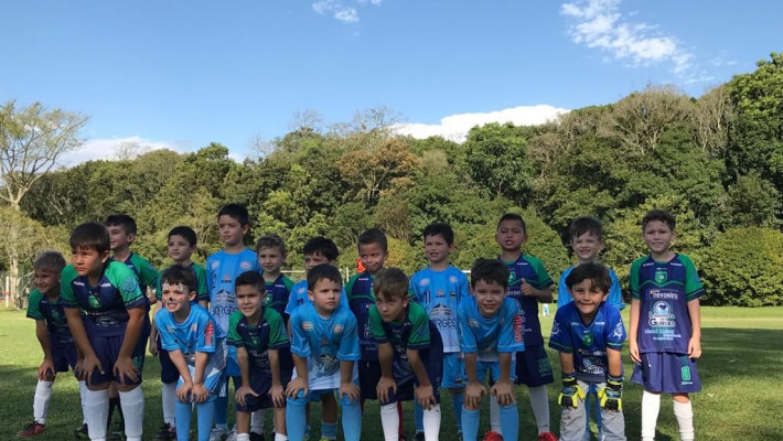 Escolinha de Futebol da AABB promove torneio