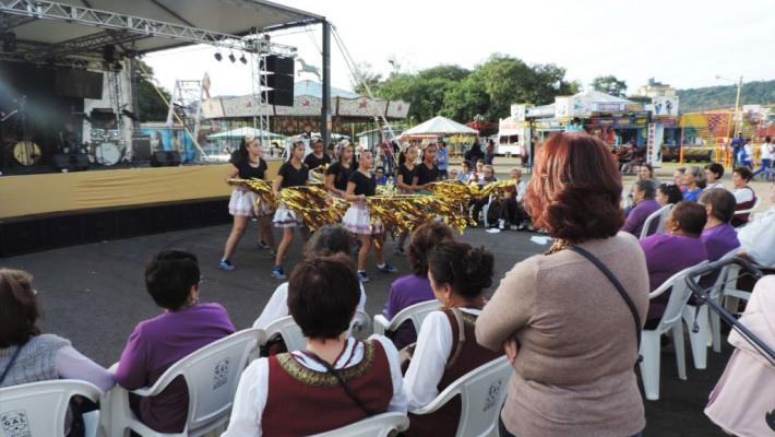 Grupo de Dança do Programa AABB Comunidade/SEE realiza apresentações