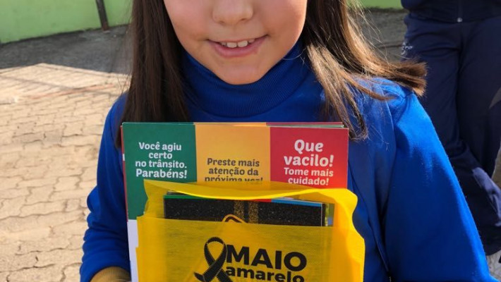 Ação alusiva ao Maio Amarelo ocorre na E.M.E.F Harmonia