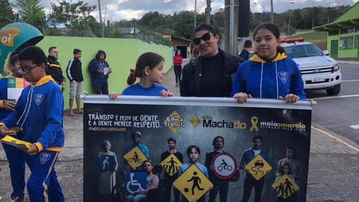 Ação alusiva ao Maio Amarelo ocorre na E.M.E.F Harmonia