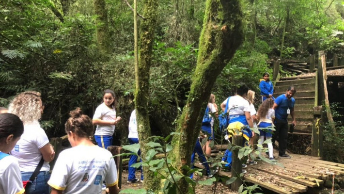 Educandos do Programa AABB Comunidade visitam Parque da Gruta